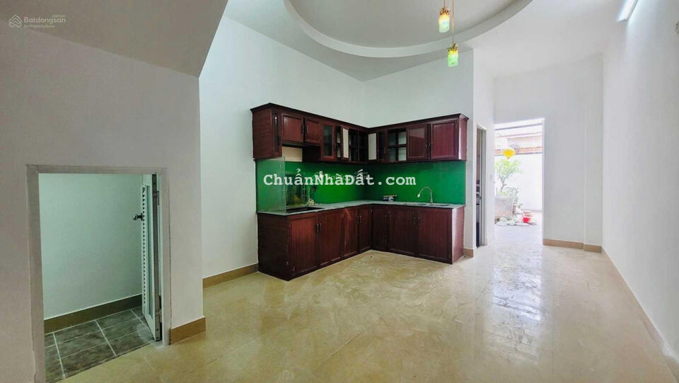 Bán nhà Linh Trung - Thủ Đức - Hẻm Xe Hơi - 105m2 - 3 tầng - 3PN