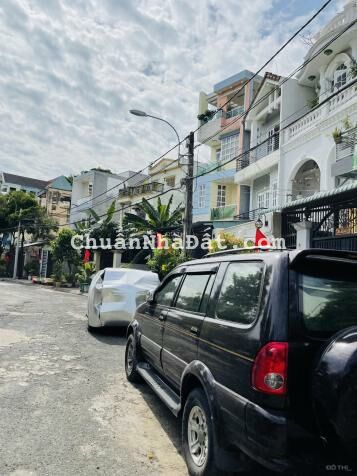 Tầm giá 9 tỷ sở hữu nhà 3 tấm KDC dân trí an ninh có công viên gần Metro XLHN DT full 106m ngang 5