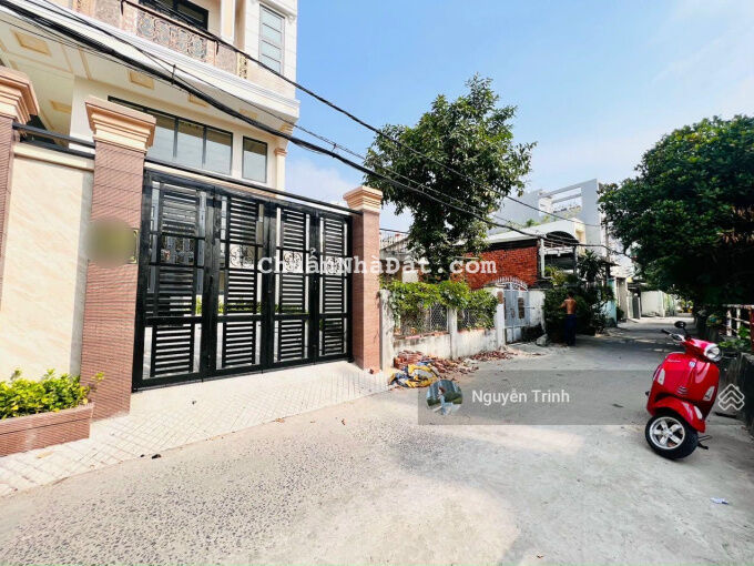 Bán toà nhà 4 tầng CH dịch vụ cao cấp mới xây gần Chợ Thủ Đức, vừa ở vừa KD sẵn thu nhập. Giá tốt Bán toà nhà 4 tầng CH dịch vụ cao cấp mới xây gần Chợ Thủ Đức, vừa ở vừa KD sẵn thu nhập. Giá tốt