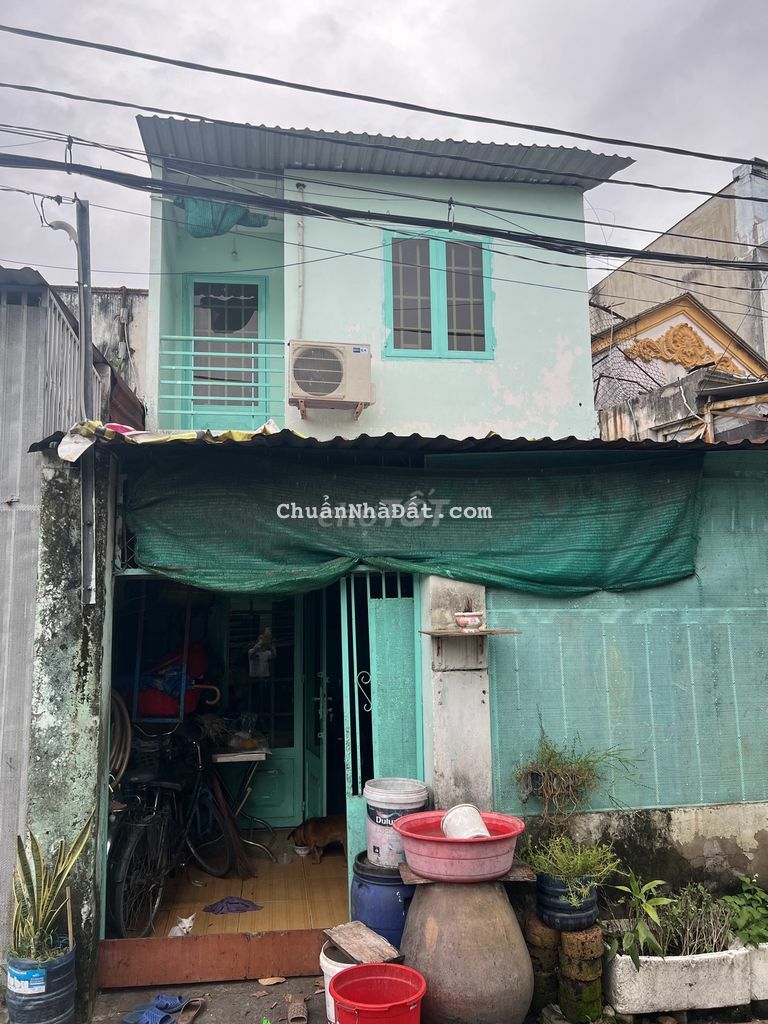 Nhà 1 trệt 1 lầu gần cầu vượt Linh Xuân