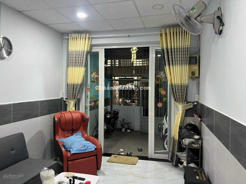 Nhà bán gấp sổ vuông đét đường số 13, DT 36mz, 2tầng, 3mx 12m, 2.7 tỷ, Phường Linh Xuân, Thủ Đức