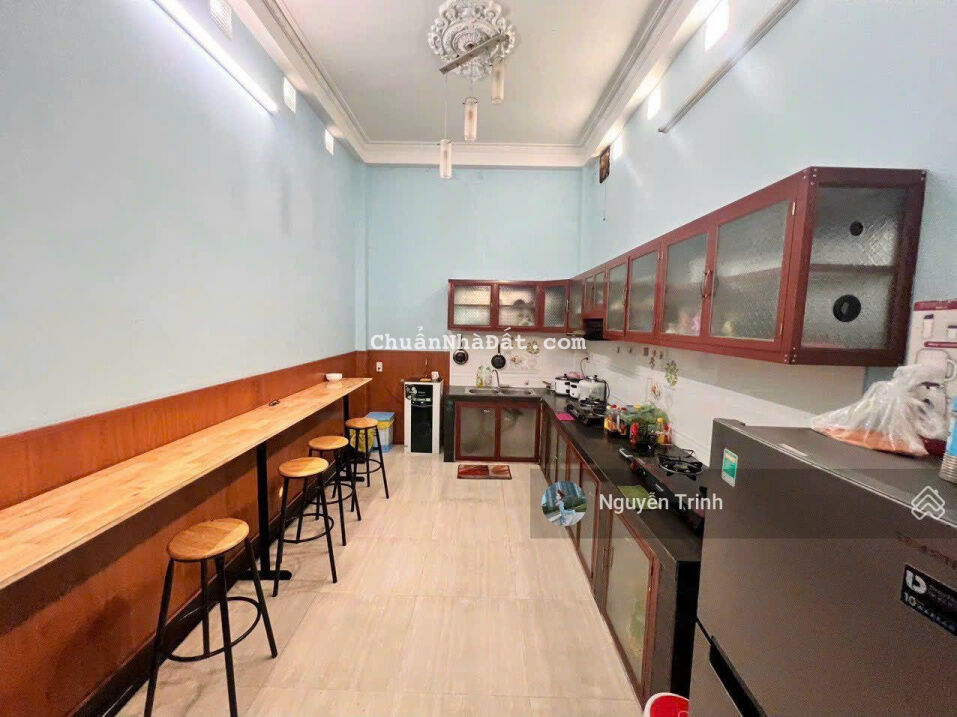 Bán gấp căn hộ dịch vụ 1T2L cho thuê sẵn thu nhập gần trường ĐH Ngân Hàng. Đường thông ôtô. Giá tốt Bán gấp căn hộ dịch vụ 1T2L cho thuê sẵn thu nhập gần trường ĐH Ngân Hàng. Đường thông ôtô. Giá tốt