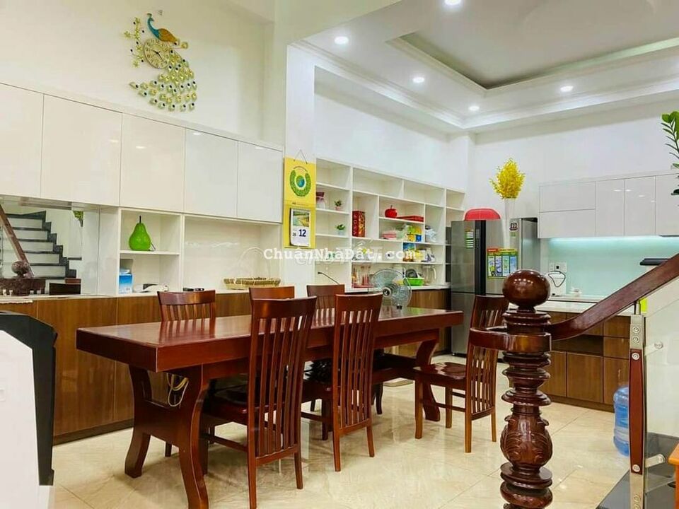 BÁN NHÀ SAU LƯNG ĐH SƯ PHẠM KỸ THUẬT Đ.HOÀNG DIỆU 2, LINH TRUNG,TĐ