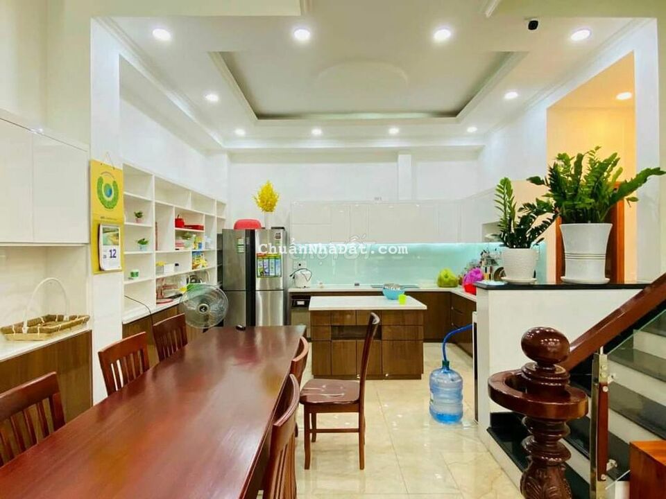 BÁN NHÀ SAU LƯNG ĐH SƯ PHẠM KỸ THUẬT Đ.HOÀNG DIỆU 2, LINH TRUNG,TĐ