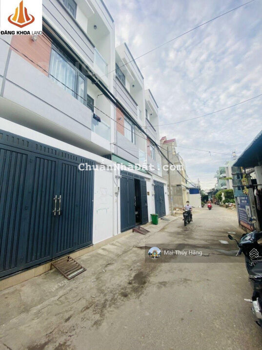 Nhà 1T2L HXH rất đẹp chủ xây để ở rất kiên cố và tâm huyết, cách TL 43 chỉ 100m chợ đầu mối rất gần