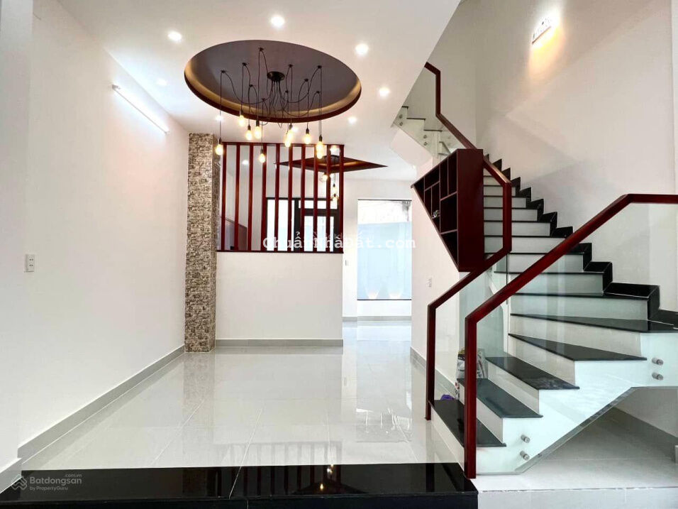 Nhà bán gấp Đường 11, 66m2, 3 Tầng, 4.5mx 16m, 7.6 tỷ, Bình Thọ Thủ Đức