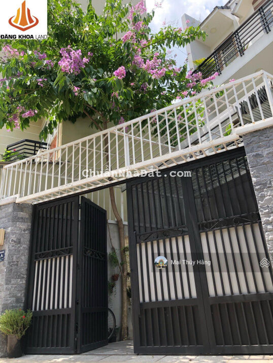 Hàg hot giá tốt -Nhà 1T2L-Có sân đậu ôtô-Gần trg THCS Linh Trug-Công viên-Khu vực an ninh,sạch sẽ