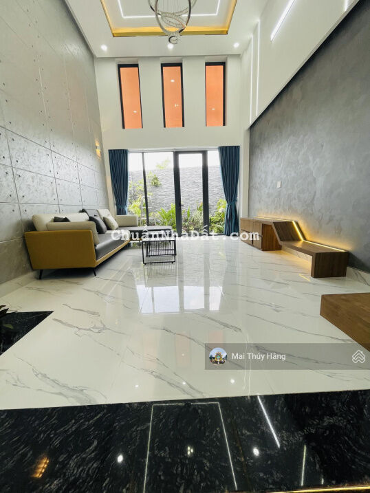 Nhà mới 100%-1T3L-TK hiện đại, ôtô để trong nhà rất thoáng, có TK TM nếu cần, nội thất cao cấp