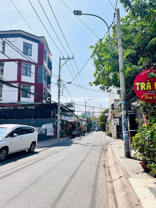 Giá quá hời, Bán gấp Nhà đang cho thuê 10triệu/th, đường 9 Linh Trung, 75m( 6.3*11.7m) chỉ hơn 4 ty