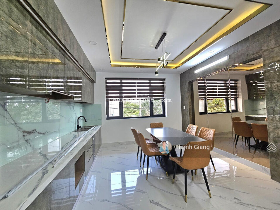 Chỉ cần khách thích, nhà mới xây dựng xong 30.3.2023, nhà như hình (có thể lắp thêm thang máy)