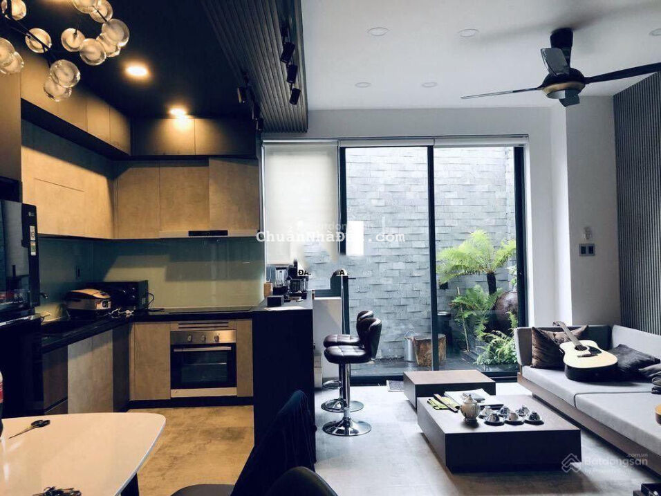 Bán nhà 2 MT thoáng mát, 2 lầu vừa ở vừa KD Tốt nhà nội thất cao cấp xây tâm huyết. Ngang 5,6m