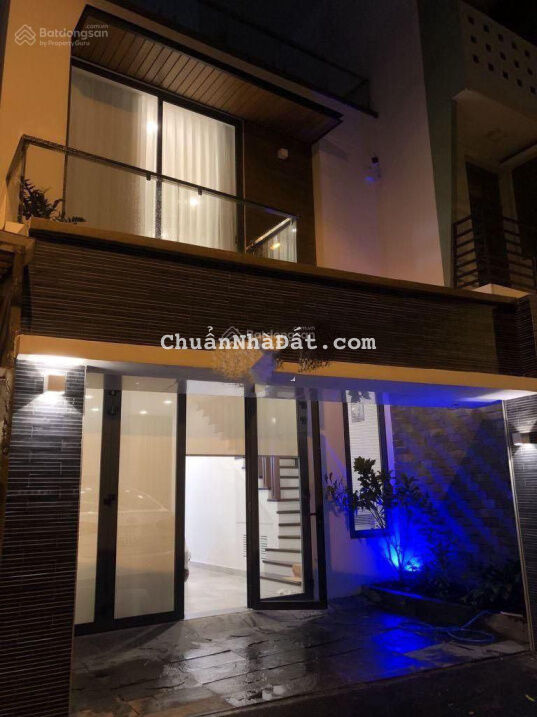 Bán nhà 2 MT thoáng mát, 2 lầu vừa ở vừa KD Tốt nhà nội thất cao cấp xây tâm huyết. Ngang 5,6m