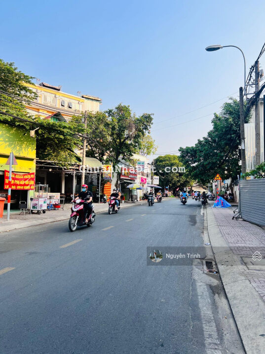 Cắt lỗ 1.5 tỷ bán nhanh nhà 1T3L đường Dân Chủ, gần chợ Bắc Ninh, P Bình Thọ. Ôtô đậu trước nhà Cắt lỗ 1.5 tỷ bán nhanh nhà 1T3L đường Dân Chủ, gần chợ Bắc Ninh, P Bình Thọ. Ôtô đậu trước nhà