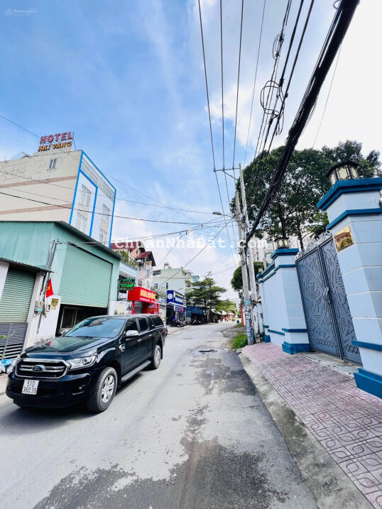 Nhà mới sạch đẹp, dọn vào ở ngay, cạnh Nai Vàng- Hoàng Diệu 2, khu an ninh, gần 100m2 giá còn bớt