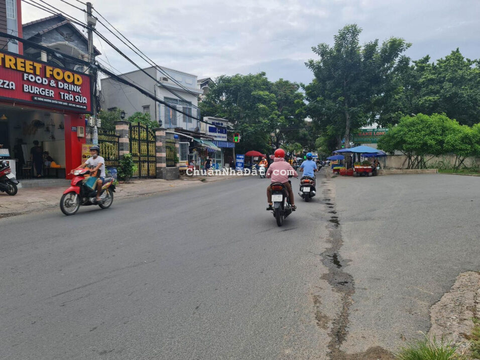 Bán nhà vị trí tuyệt đẹp, Đường số 11, DT - 98m2, 4.3mx22m, Nhỉnh 3tỷ. Phường Linh Xuân, Thủ Đức