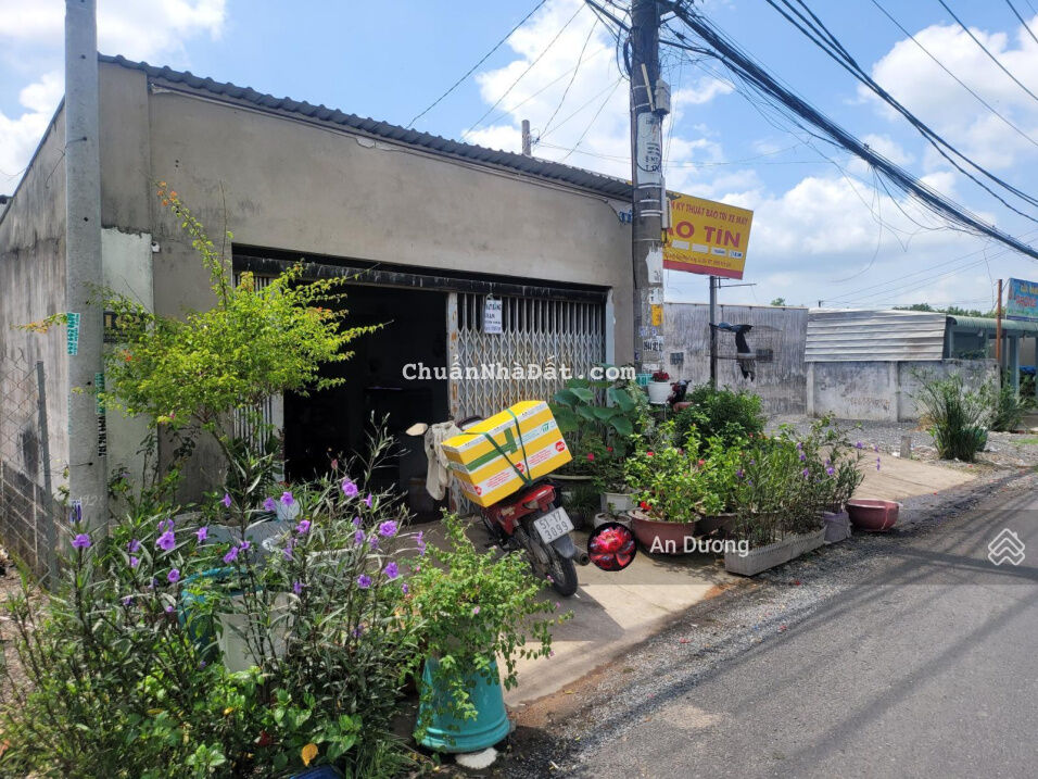 Chuyển đi bán gấp căn nhà cấp 4 mặt tiền nhựa rộng rãi mua bán được 630tr/136m2