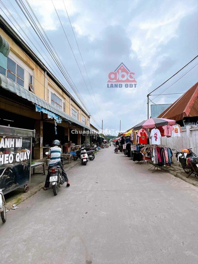 Biệt thự vườn trảng bom giá siêu ngộp Biệt thự vườn trảng bom giá siêu ngộp