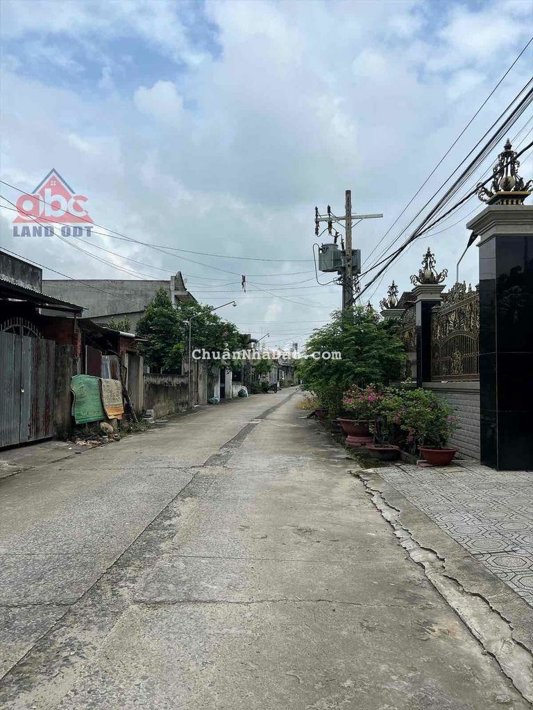 Biệt thự vườn trảng bom giá siêu ngộp Biệt thự vườn trảng bom giá siêu ngộp