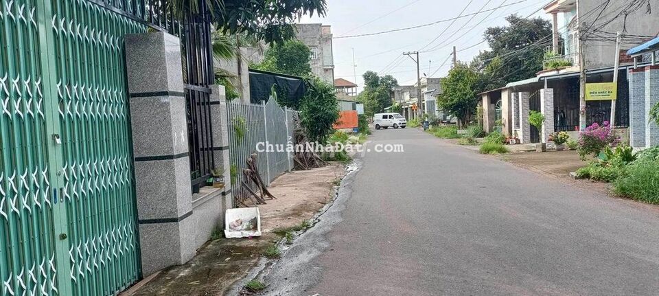 BÁN NHÀ TRẢNG BOM ĐƯỜNG NGUYỄN HOÀNG 97M2, GIÁ 950, SỔ RIÊNG