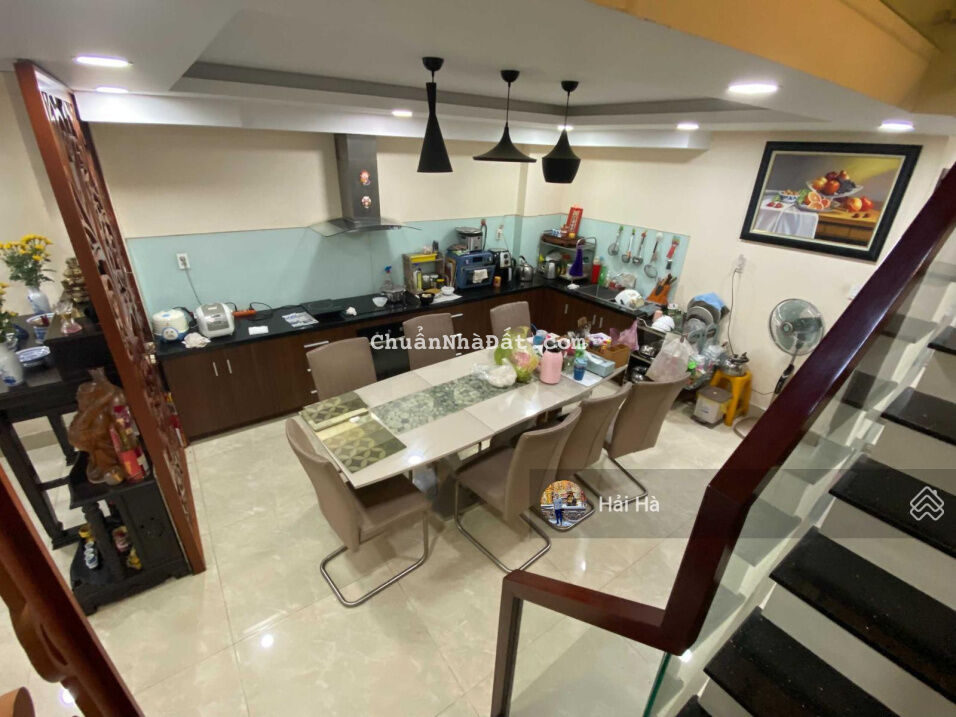 Bán nhà đường Trường Sơn, gần sân bay Tân Sơn Nhất DT: 5x20m nhà 3 tầng đẹp, 2 mặt tiền thoáng gió