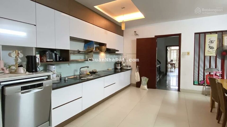 HXH Đất Thánh, P6, Tân Bình, giáp Quận 10, 115m2, 4tầng, 4PN master. Giá TL tốt