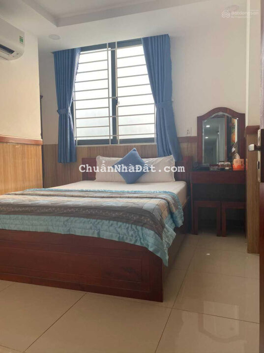 Bán khách sạn nội bộ khu K300, P12 Tân Bình. Tổng 23 phòng, thu nhập 200tr/tháng