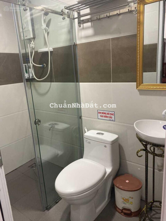 Bán khách sạn nội bộ khu K300, P12 Tân Bình. Tổng 23 phòng, thu nhập 200tr/tháng