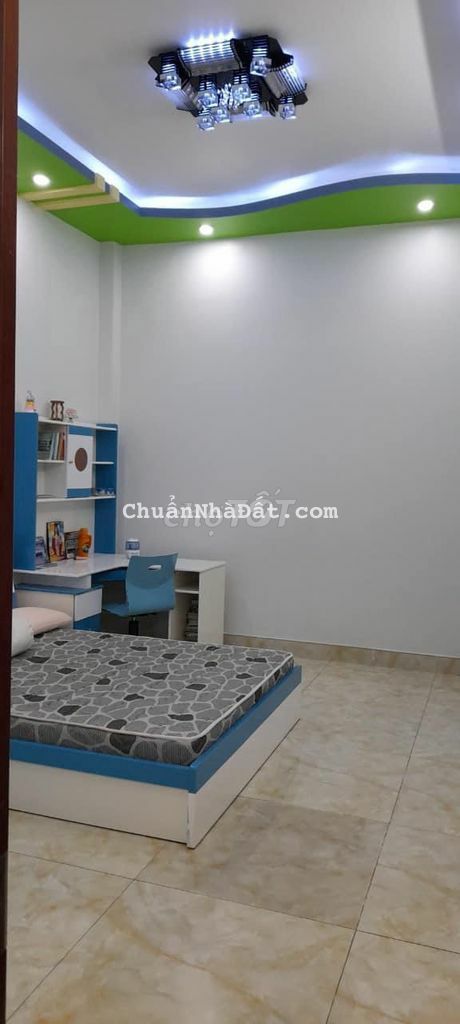 Cần bán Nhà MTNB Đường Bàu Bàng Khu Víp Biệt Thự 135m 4 Tầng