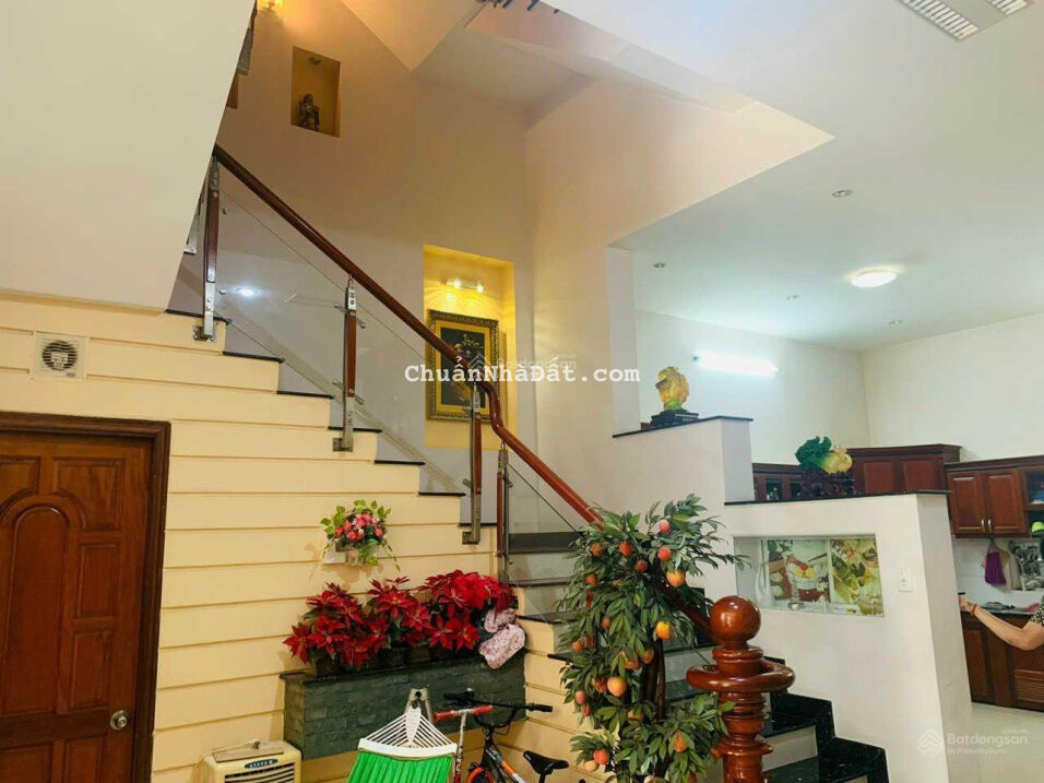 Bán biệt thự siêu dễ thương Trường Chinh, gần khu Bàu Cát, 10mx15m, 3 lầu, hẻm 10m, giá 19.5 tỷ Bán biệt thự siêu dễ thương Trường Chinh, gần khu Bàu Cát, 10mx15m, 3 lầu, hẻm 10m, giá 19.5 tỷ