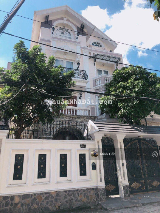 Hạ giá 4 tỷ! Biệt thự Cộng Hòa - ngay tòa nhà ETown, P13, Tân Bình. DTCN 180m2, giá chỉ 29 tỷ Hạ giá 4 tỷ! Biệt thự Cộng Hòa - ngay tòa nhà ETown, P13, Tân Bình. DTCN 180m2, giá chỉ 29 tỷ