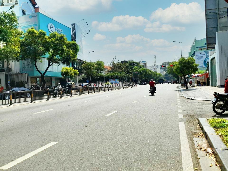 GIÁ ĐẦU TƯ, CÁCH MẠNG THÁNG 8 ,HẺM XE TẢI ,DT 189M2 MÀ CHỈ CÓ 20,5 TỶ