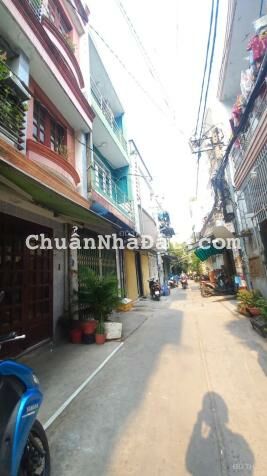 Giảm 1 Tỷ!! Bán gấp HXh4m Ni Sư Huỳnh Liên,p10,Tân BÌnh.DT 4x8. đúc 2 lầu giá quá rẻ chỉ hơn 3 tỷ