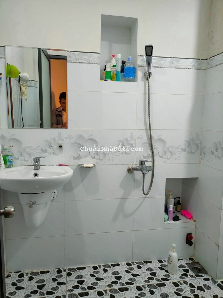 Cần Bán 4 x 8 4 Tầng BTCT Hẻm 4m Thông Nhà Đẹp Full nội Thất