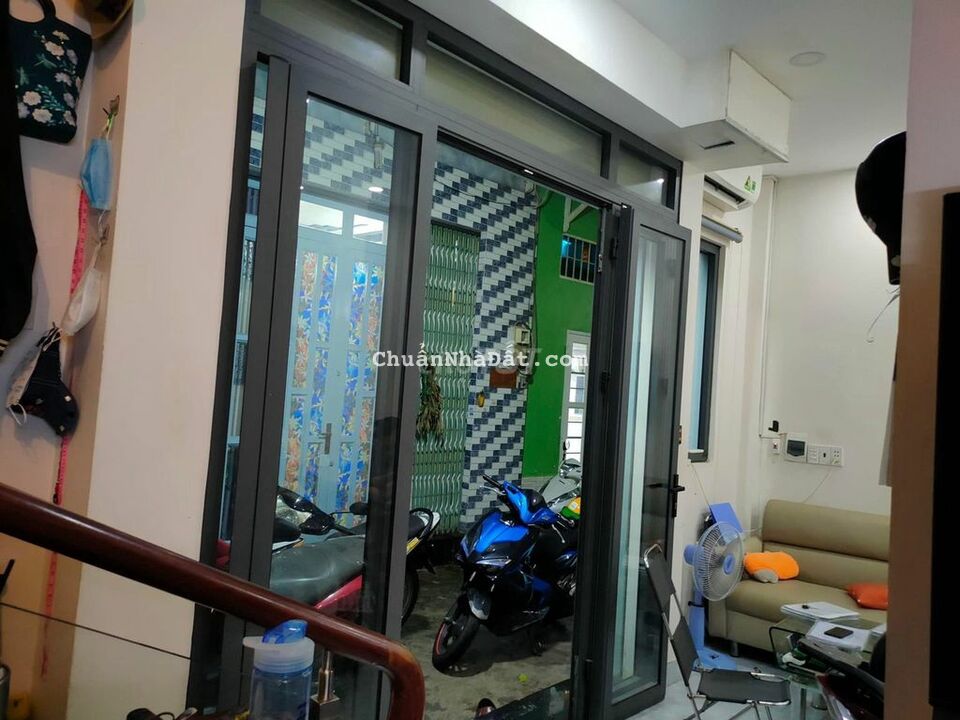 Cần Bán 4 x 8 4 Tầng BTCT Hẻm 4m Thông Nhà Đẹp Full nội Thất