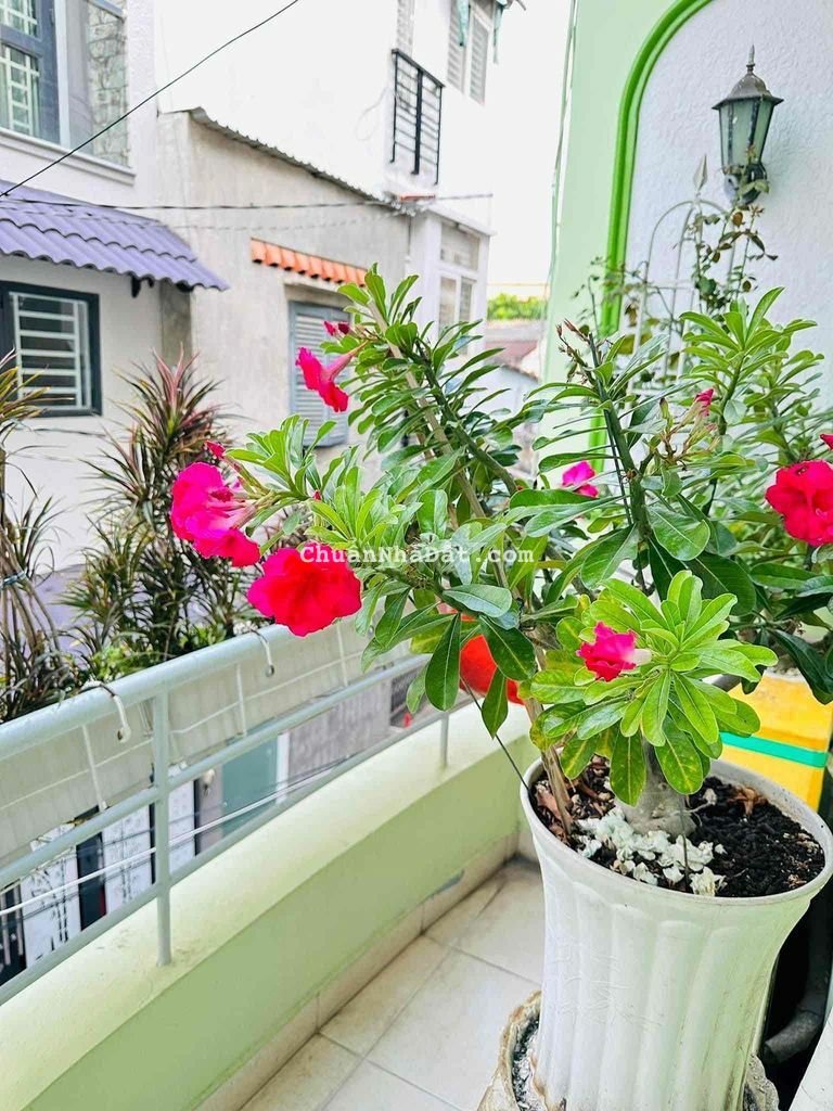 BÁN NHÀ TÂN BÌNH, CÁCH MẠNG THÁNG TÁM, HẺM 4 M , 40 M2 , NHÀ 3 TẦNG, G