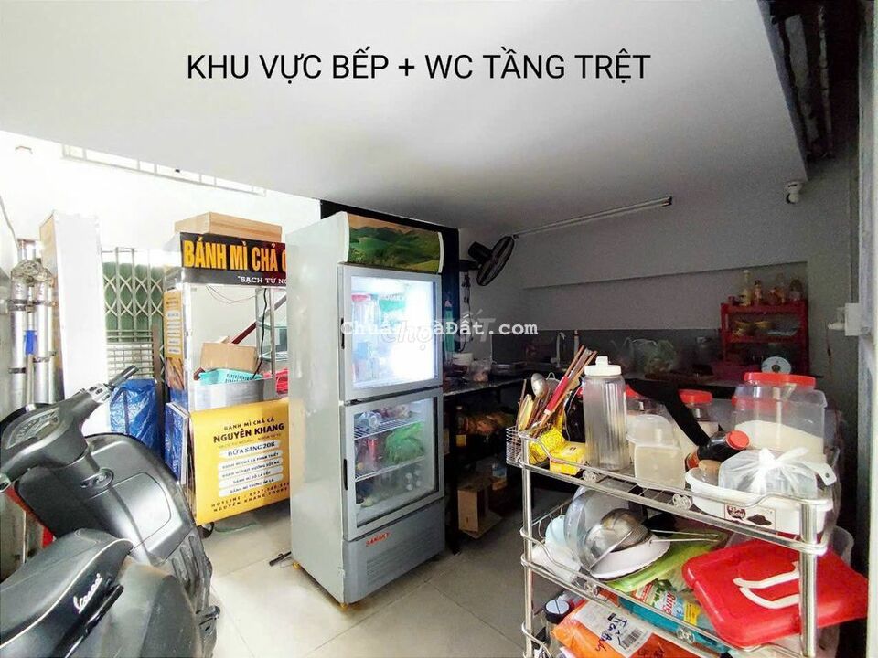 Gấp bán! Mặt tiền Hoàng Sa Tân Bình - 44m2 - 5 tầng BTCT – giá 9.x tỷ. Gấp bán! Mặt tiền Hoàng Sa Tân Bình - 44m2 - 5 tầng BTCT – giá 9.x tỷ.