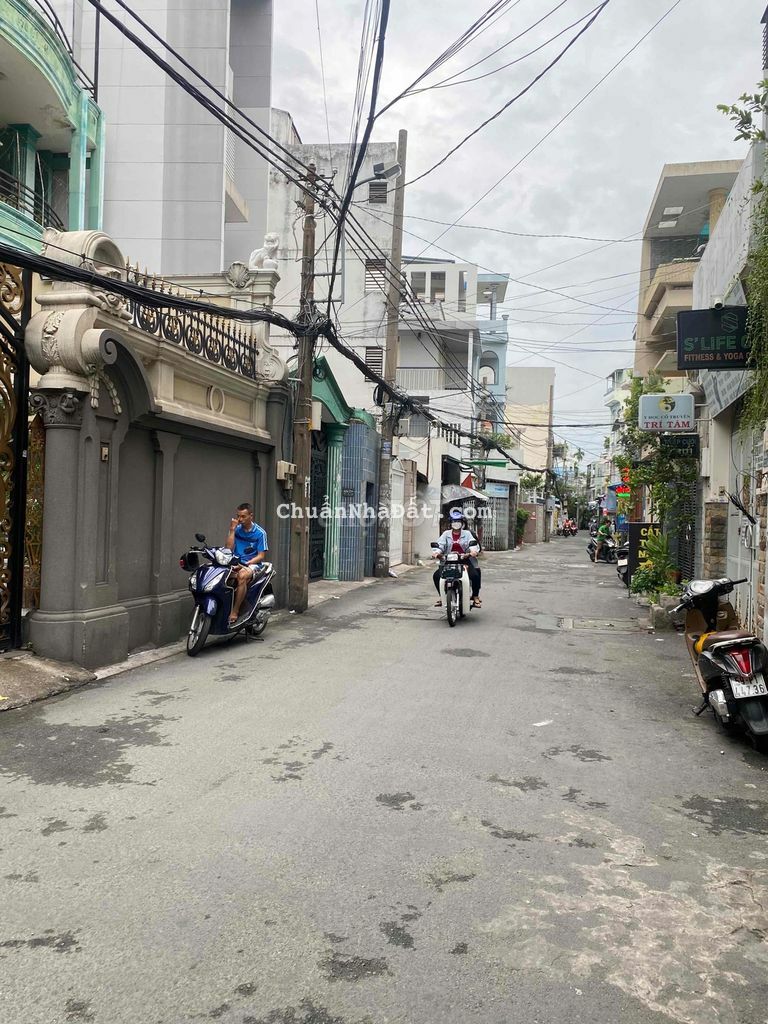 Nhà ngay công viên Lê Thị Riêng, cách HXH 15m, đang có dòng tiền Nhà ngay công viên Lê Thị Riêng, cách HXH 15m, đang có dòng tiền