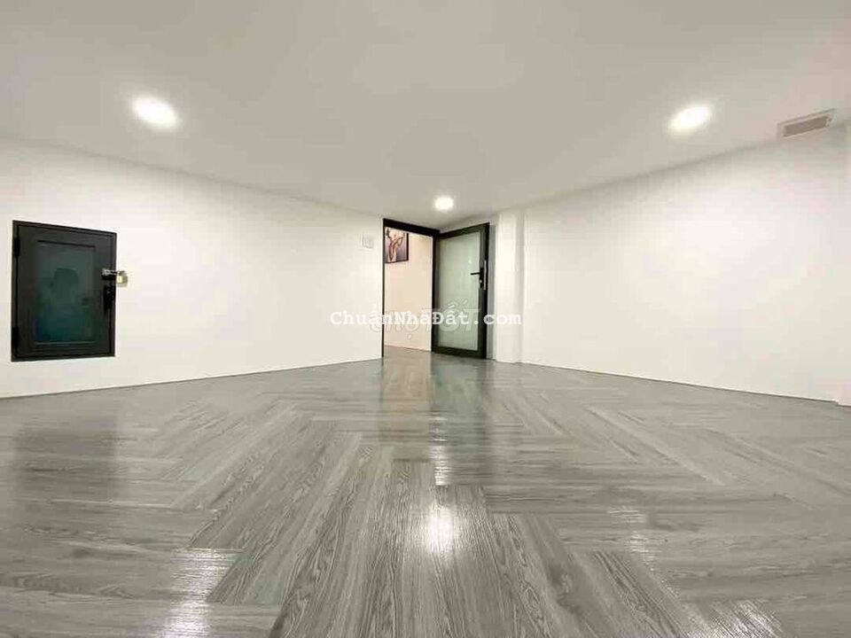 Nhà Nguyễn Phúc Chu xe hơi đỗ cửa, 4x12, ngay chợ Tân Trụ