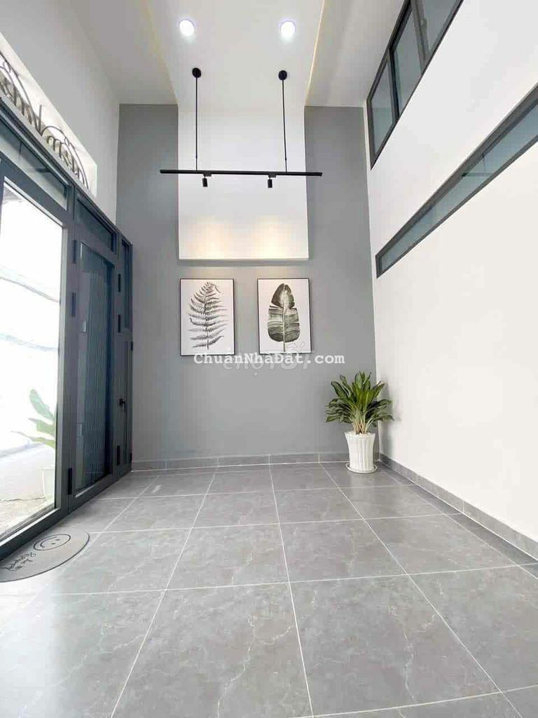 Nhà Nguyễn Phúc Chu xe hơi đỗ cửa, 4x12, ngay chợ Tân Trụ