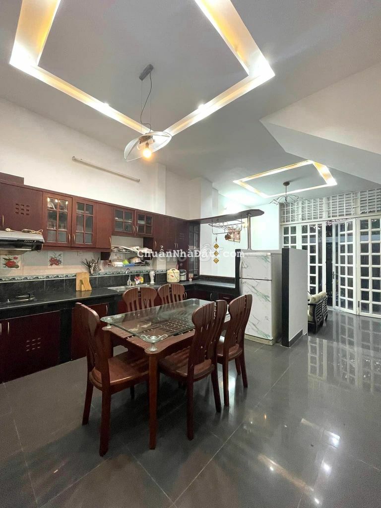 Nhà 4 TẦNG 5 x 10.5 - Hẻm nhựa 6m - Khu vip Nguyễn Bặc - Nhỉnh 8 TỶ