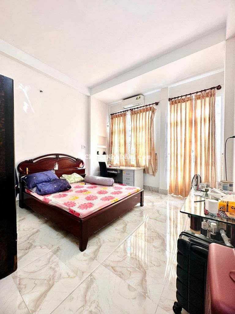 Nhà CMT8 4x14 - 4 TẦNG - Hẻm oto 7 chỗ ngủ trong nhà - Nhỉnh 8 TỶ