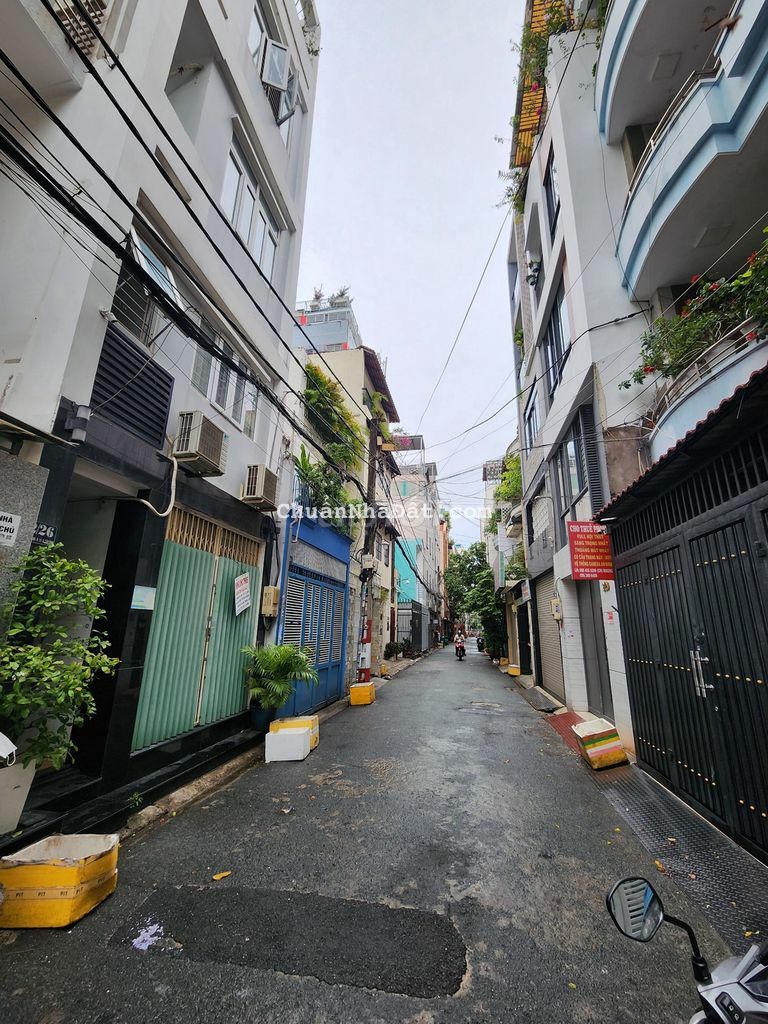 Nhà phố 1 trêt 2 lầu Sân thượng 4PN 5WC Nội thất đầy đủ Gần ETown