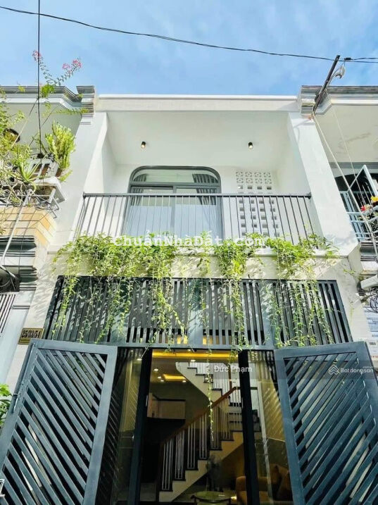 Bán nhà 2 tầng HXH đường Đồng Đen, DT: 5 x 12m, giá: 6.5 tỷ TL