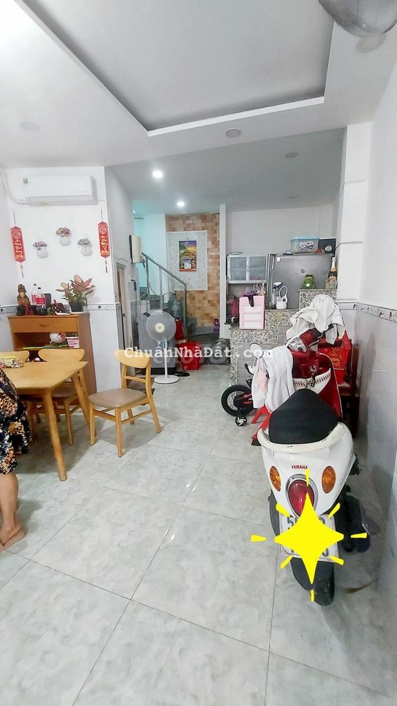 NHÀ HẺM XE HƠI ĐỖ CỔNG.LÊ TRỌNG TẤN. TÂN PHÚ.30M2.2TẦNG.CHỈ 2TỶ7