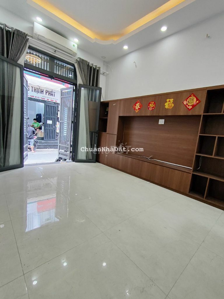 Chính chủ bán nHà Tân Phú 40m2 Đường nhựa 1% môi giới