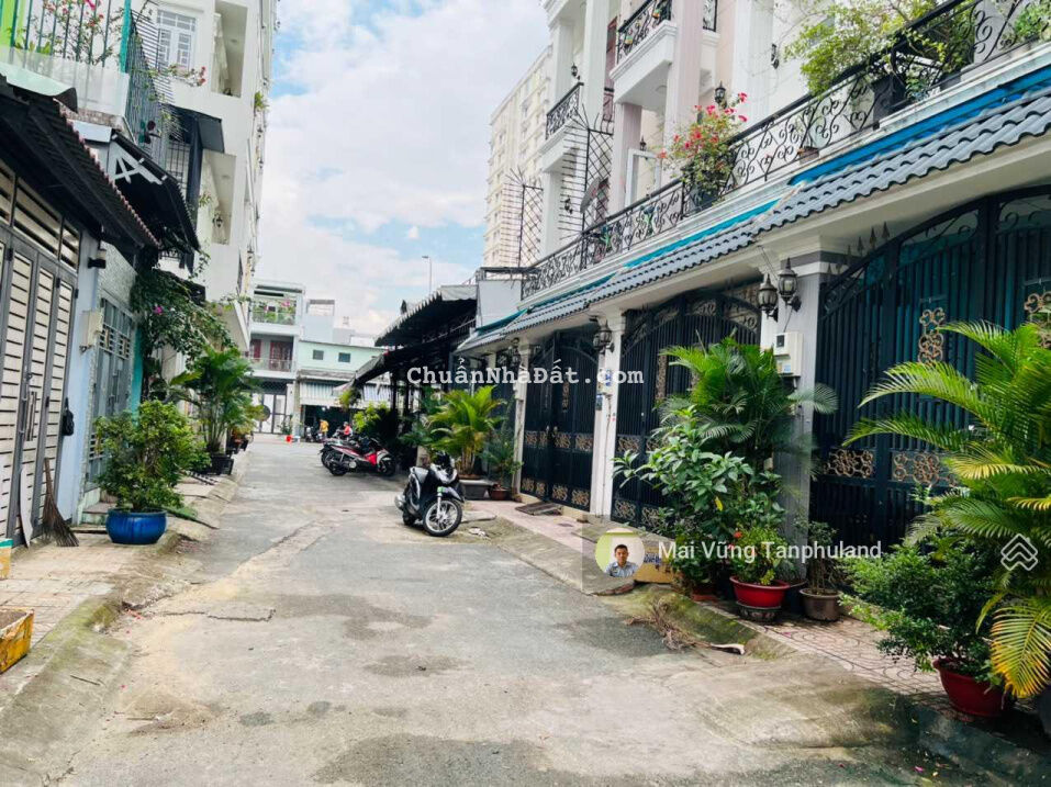 Bán nhà hẻm 7m Tân Hương, 4mx13m, 3 lầu, giá 7.2 tỷ. Phường Tân Quý, Quận Tân Phú