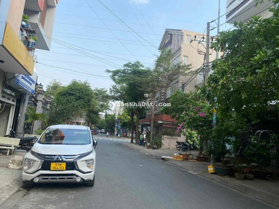 Nhà Đẹp Giá Tốt; HXH 10m Tân Sơn Nhì; 4*16 Đúc 4 Tấm; Giá 10.9 tỷ TL Nhà Đẹp Giá Tốt; HXH 10m Tân Sơn Nhì; 4*16 Đúc 4 Tấm; Giá 10.9 tỷ TL