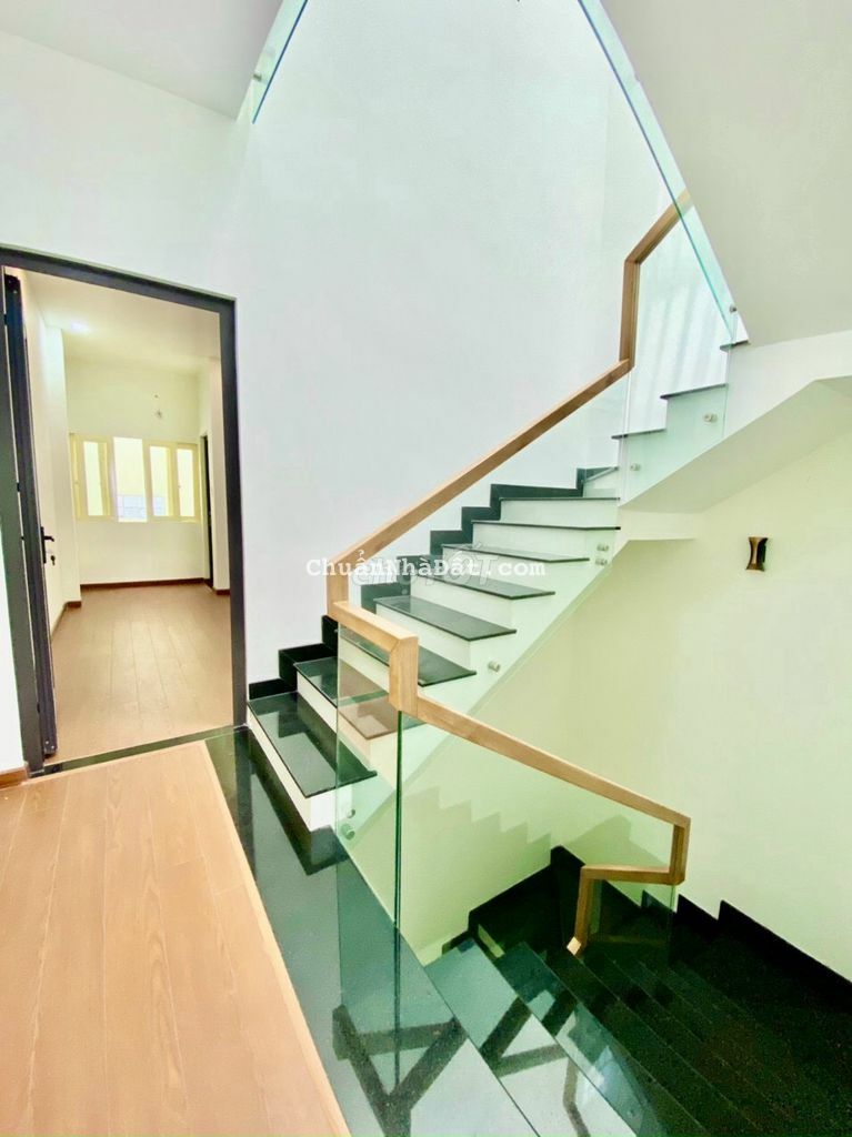 Nhà 3 lầu thiết kế đẹp đường 10m Lý Thánh Tông Q.Tân Phú