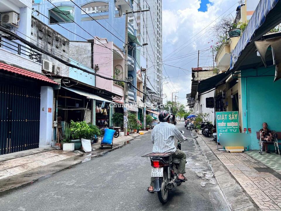 🔴Nhà 3.5 tấm - DT 4x17m, hẻm nhựa Kinh Doanh 8m đườg Hòa Bình,Hiệp Tân