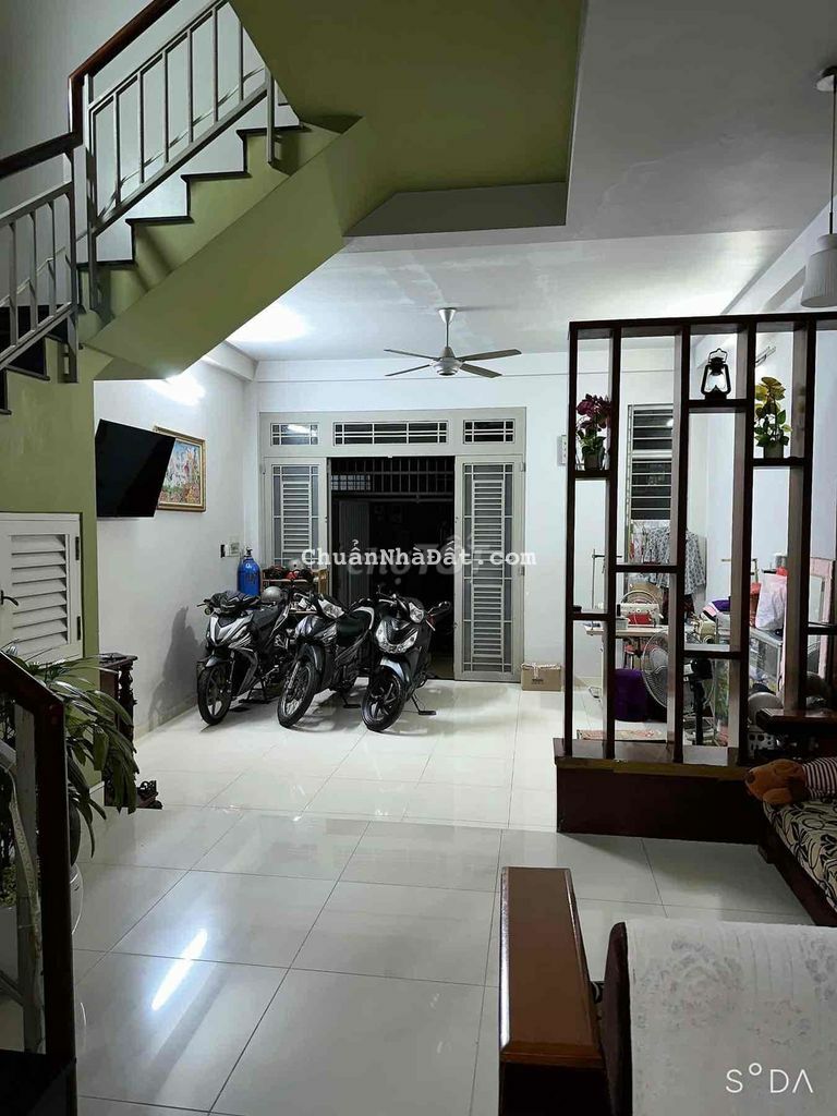 Nhà 4 tầng khu phố ăn Q. Tân Phú, 5.2 x 14m, hẻm 6m, ngay Nguyễn Sơn Nhà 4 tầng khu phố ăn Q. Tân Phú, 5.2 x 14m, hẻm 6m, ngay Nguyễn Sơn